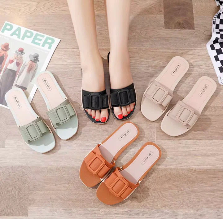 Elara Buckle Slides