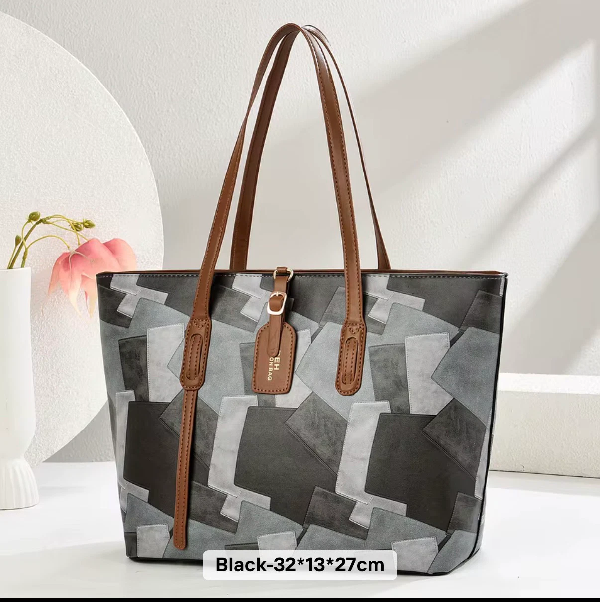 Mosaic Avenue Tote - Black