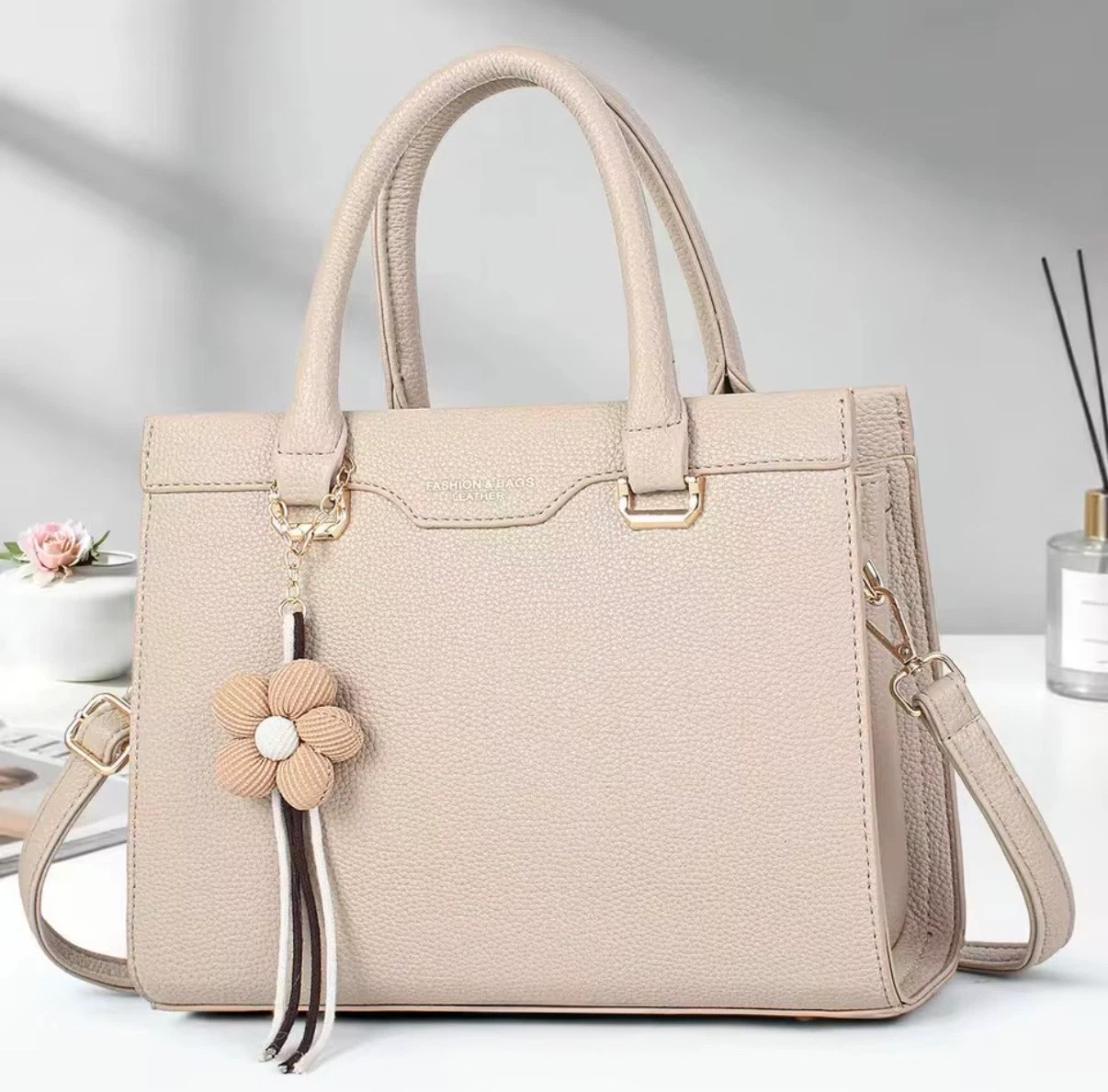 ACIES Bellavienne Fleur structured Handbag - Champagne