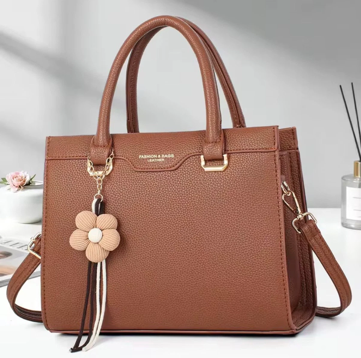ACIES Bellavienne Fleur structured Handbag - Brown