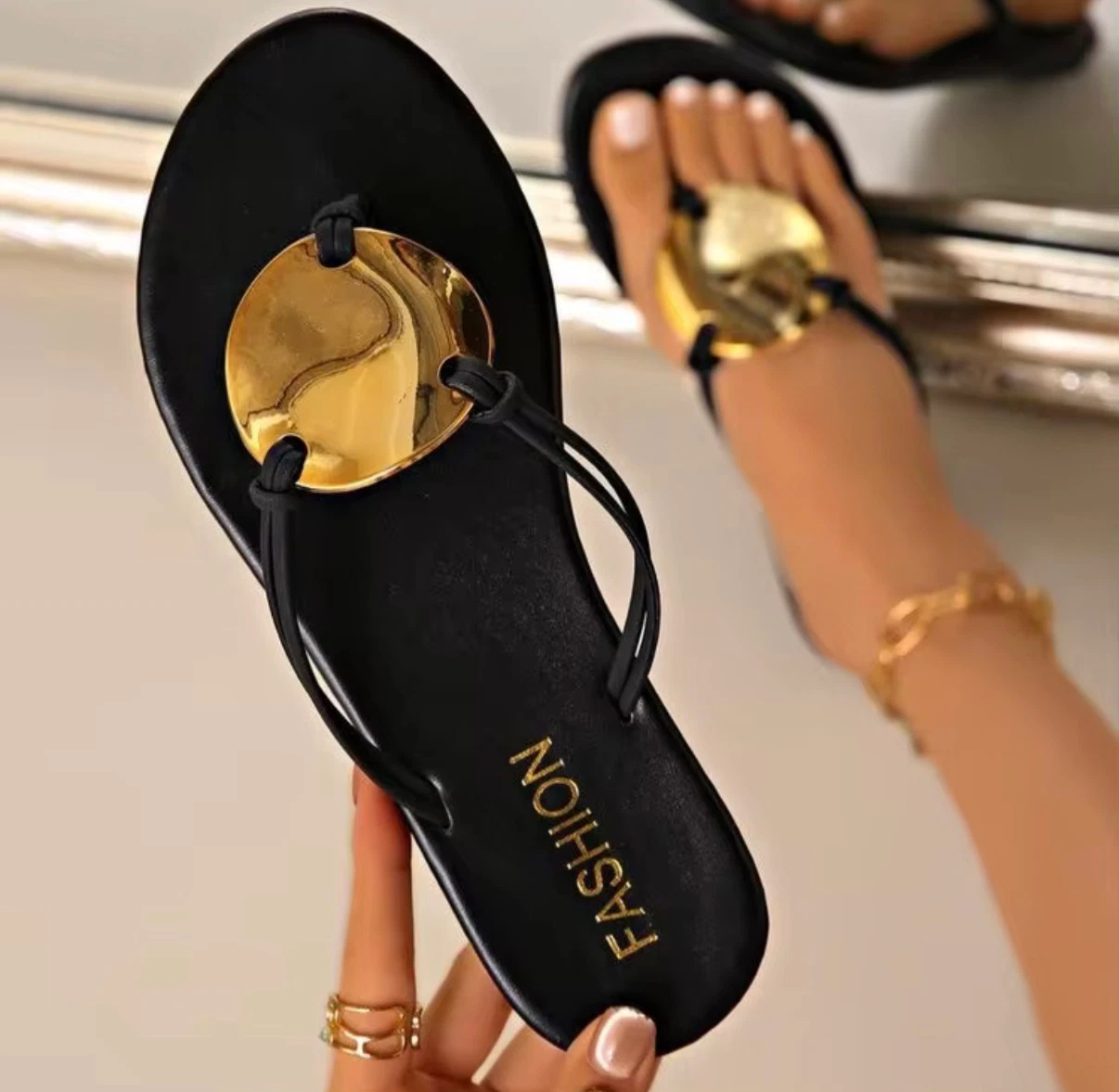 Aurelia Disc Sandals - Black & Gold